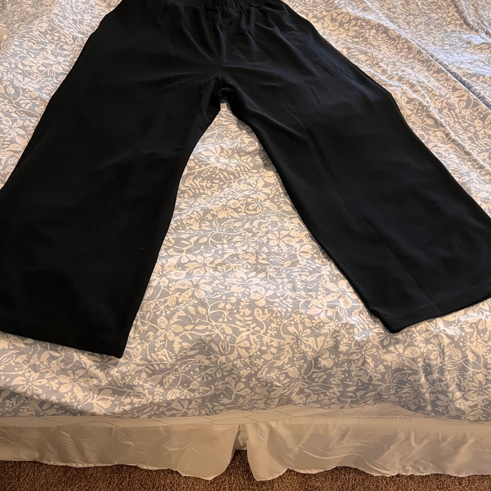 Chic Black Wide Leg Pants for Versatile Style